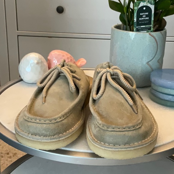 Clarks Original Men’s Desert Nomad Mule Pale Grey Suede - Picture 2 of 6